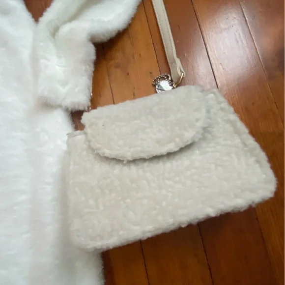 Mini white dress from Forever 21 - Picture 2 of 5